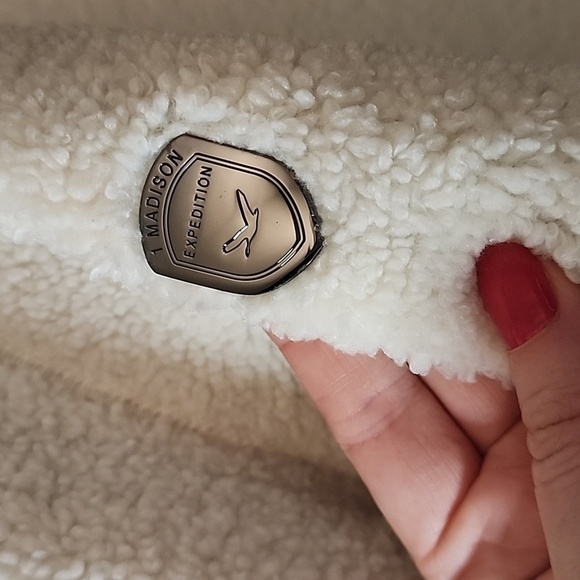 1 Madison Expedition Heritage Edition Teddy Sherpa Jacket in Cream/Olive - Picture 9 of 14